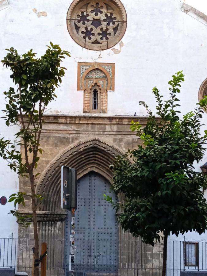 Apartamento Casco Antiguo Exterior Unico En Segunda Planta En Un Edificio De De Dos Plantas Sevilha Exterior foto