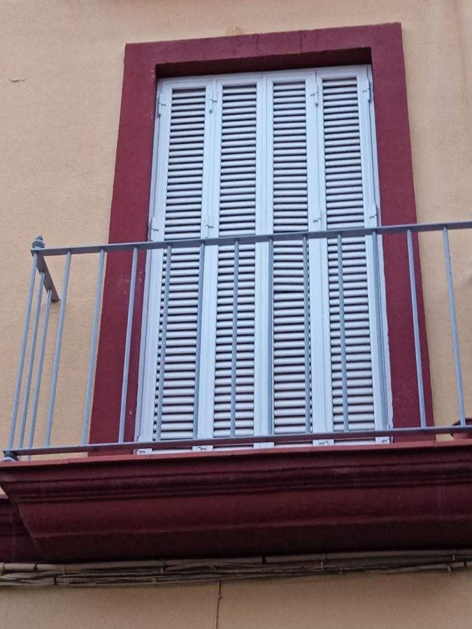 Apartamento Casco Antiguo Exterior Unico En Segunda Planta En Un Edificio De De Dos Plantas Sevilha Exterior foto