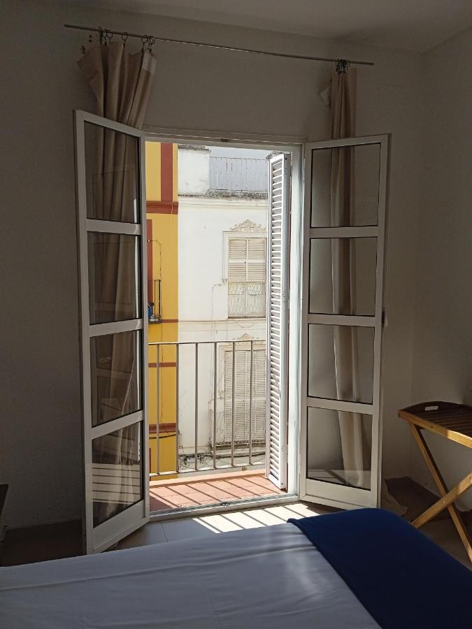 Apartamento Casco Antiguo Exterior Unico En Segunda Planta En Un Edificio De De Dos Plantas Sevilha Exterior foto
